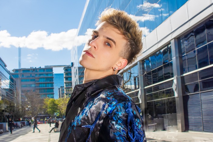 Luka, el rostro argentino que da vida al diseño de Panni Margot en Buenos Aires