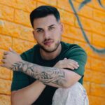 Tony Lozano rompe fronteras con la bachata «Miradita Asesina»