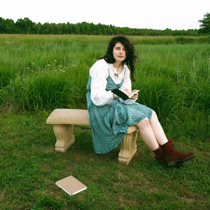 Madds Buckley transforma el fandom en fenómeno global con su nuevo sencillo «Tomes and Tombstones»
