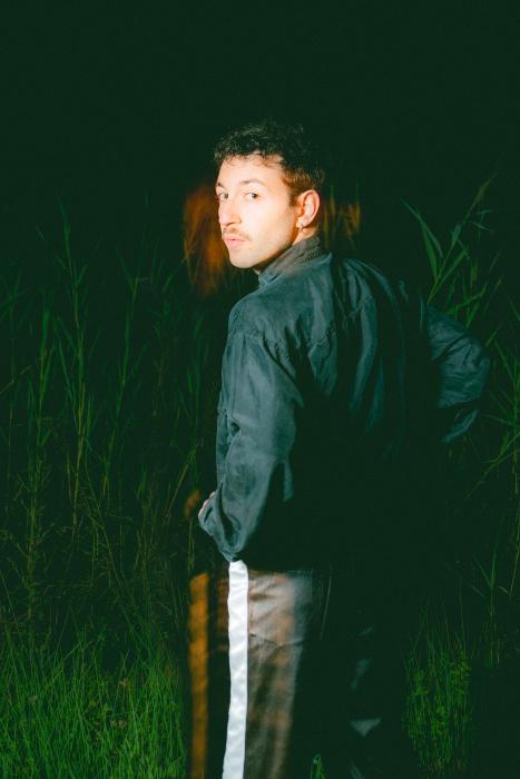 Elio Ricca y su nuevo EP «Enough Dog»: un canto a la libertad de no encajar