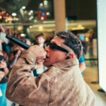 Lenny Tavárez anuncia su nuevo álbum «8» en encuentro íntimo con fans y la industria