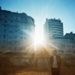 Kid Francescoli lanza «A Kind Wave», su nuevo electro‑pop que abraza el mundo