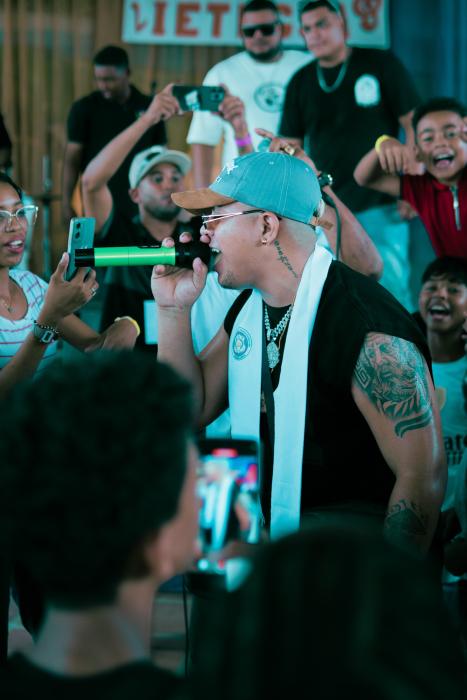 Yeimar Mattos Ok ilumina el Caribe con su nuevo hit «Pensando en ti»